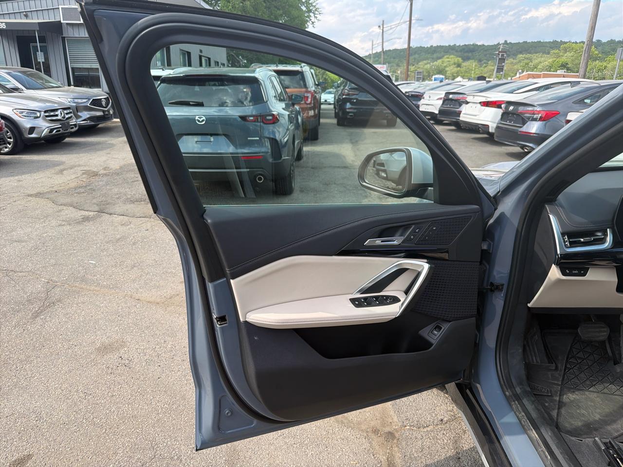 BMW X1 xDrive28i Sports Activity Vehicle 2023
