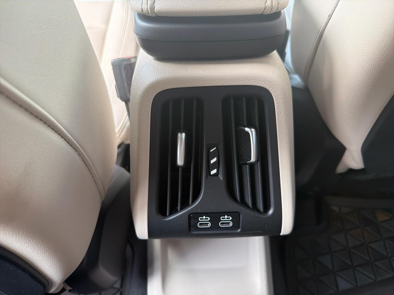 BMW X1 xDrive28i Sports Activity Vehicle 2023