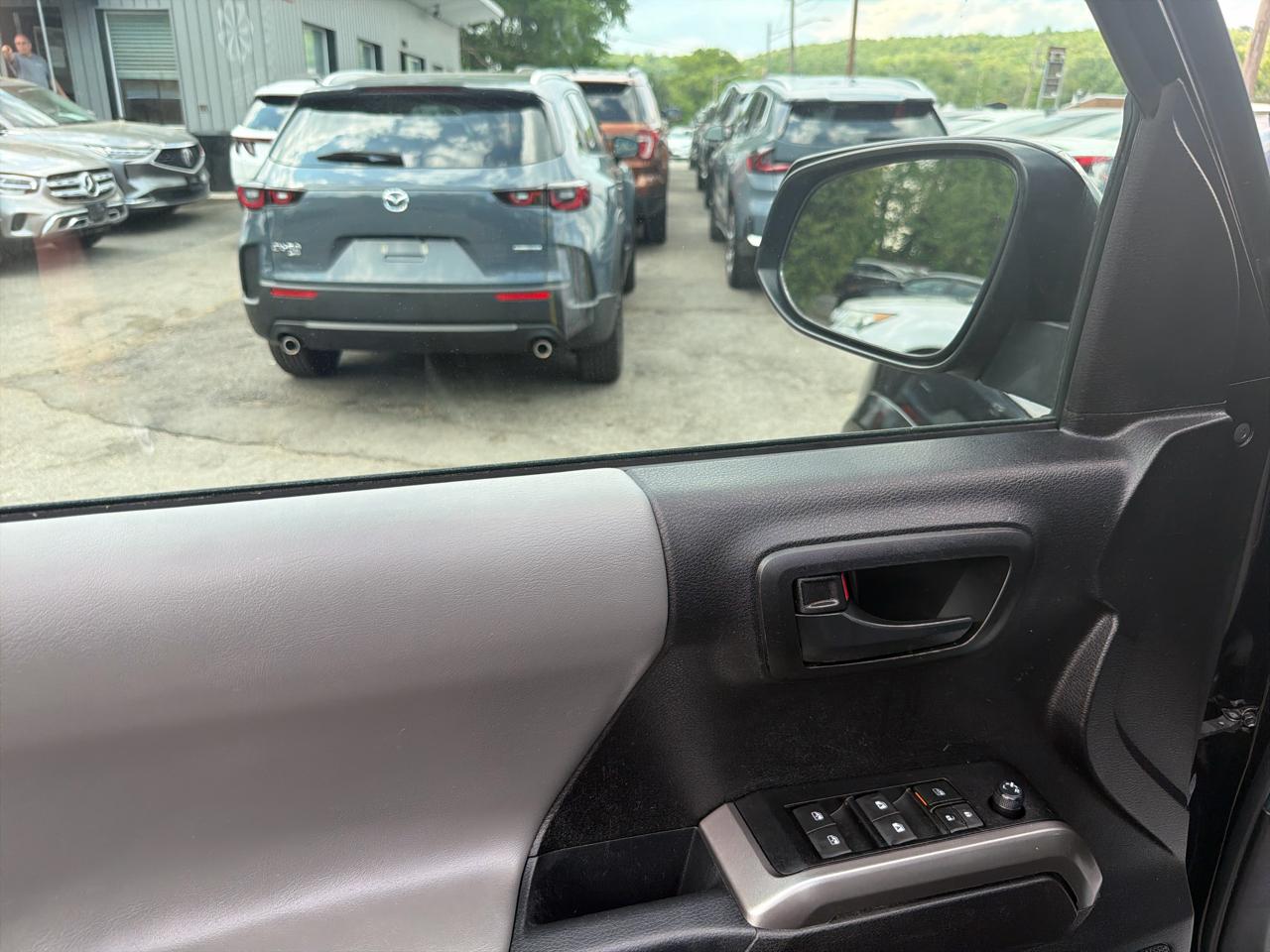 Toyota Tacoma 4WD  2023