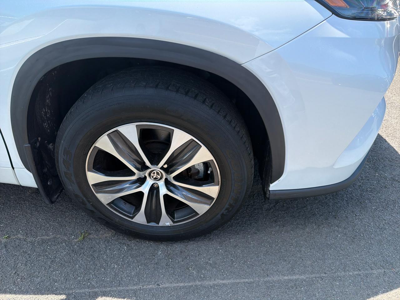 Toyota Highlander Hybrid XLE AWD (Natl) 2022