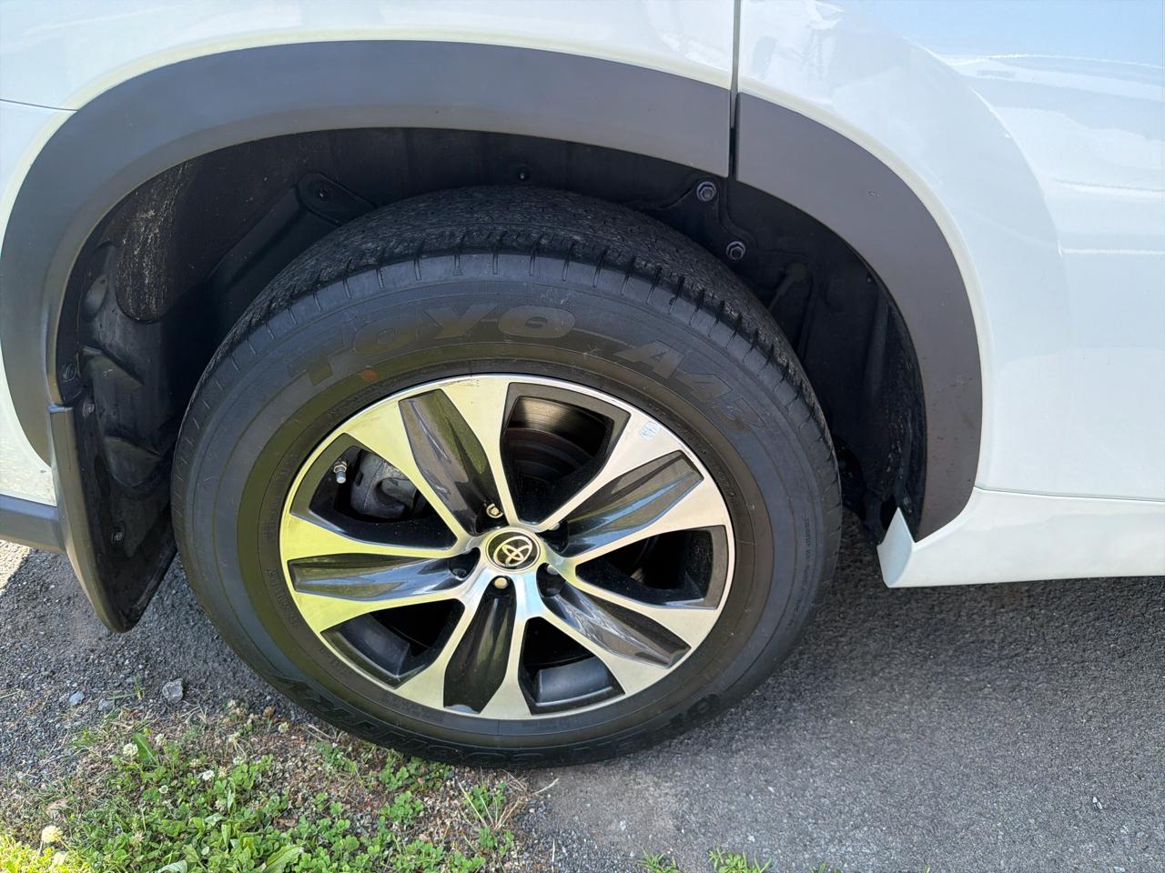 Toyota Highlander Hybrid XLE AWD (Natl) 2022