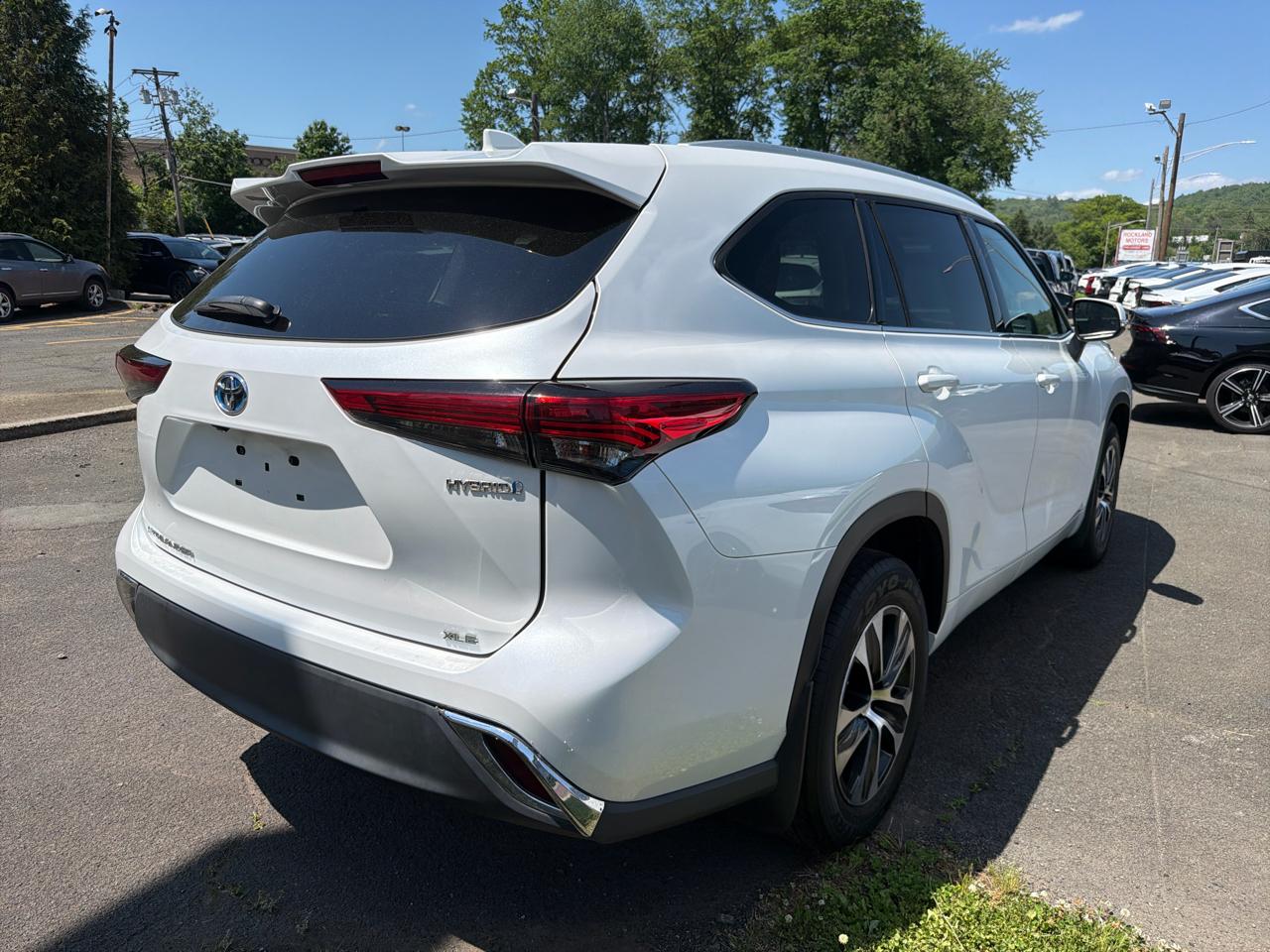 Toyota Highlander Hybrid XLE AWD (Natl) 2022