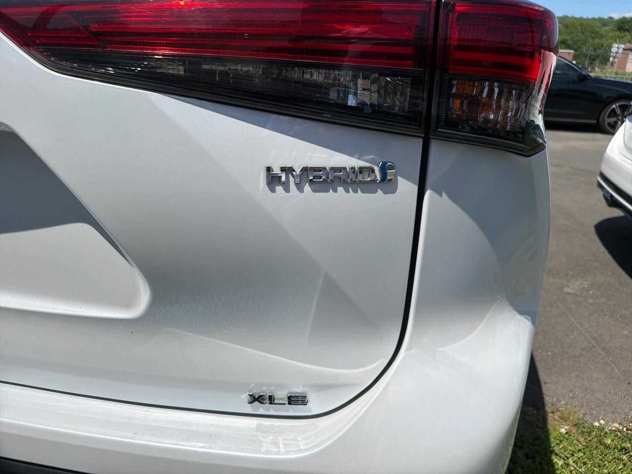 Toyota Highlander Hybrid XLE AWD (Natl) 2022