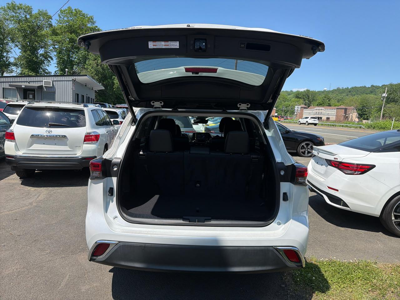 Toyota Highlander Hybrid XLE AWD (Natl) 2022