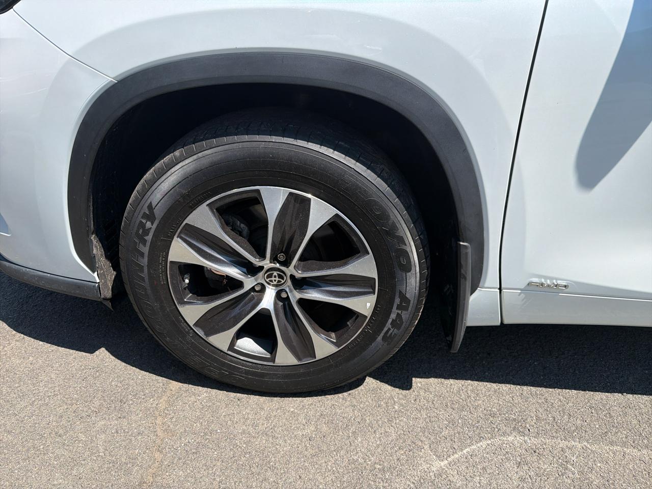 Toyota Highlander Hybrid XLE AWD (Natl) 2022