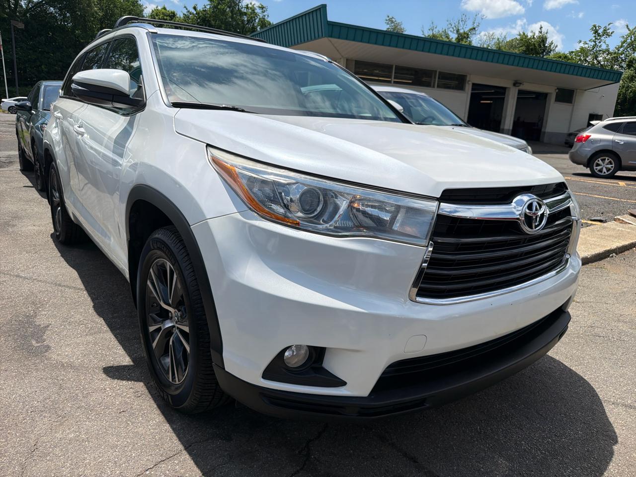 Toyota Highlander AWD 4dr V6 XLE (Natl) 2016
