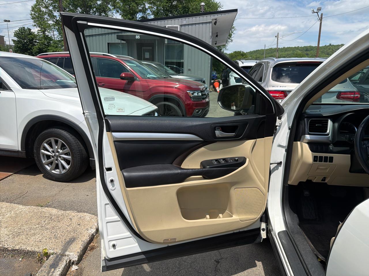 Toyota Highlander AWD 4dr V6 XLE (Natl) 2016
