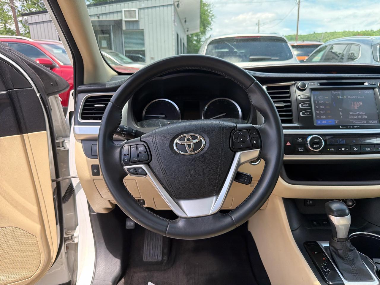 Toyota Highlander AWD 4dr V6 XLE (Natl) 2016