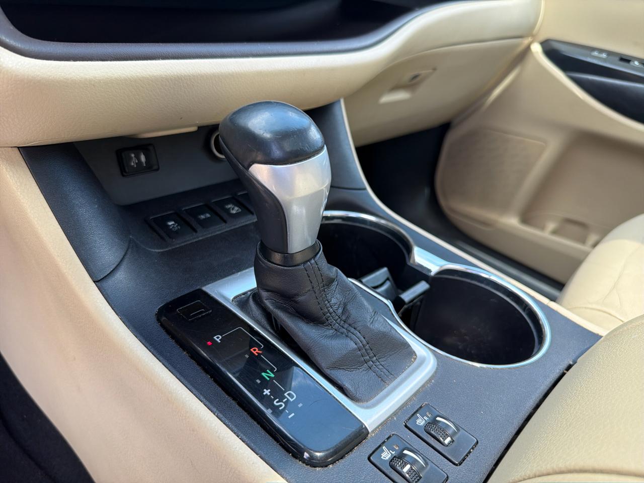 Toyota Highlander AWD 4dr V6 XLE (Natl) 2016