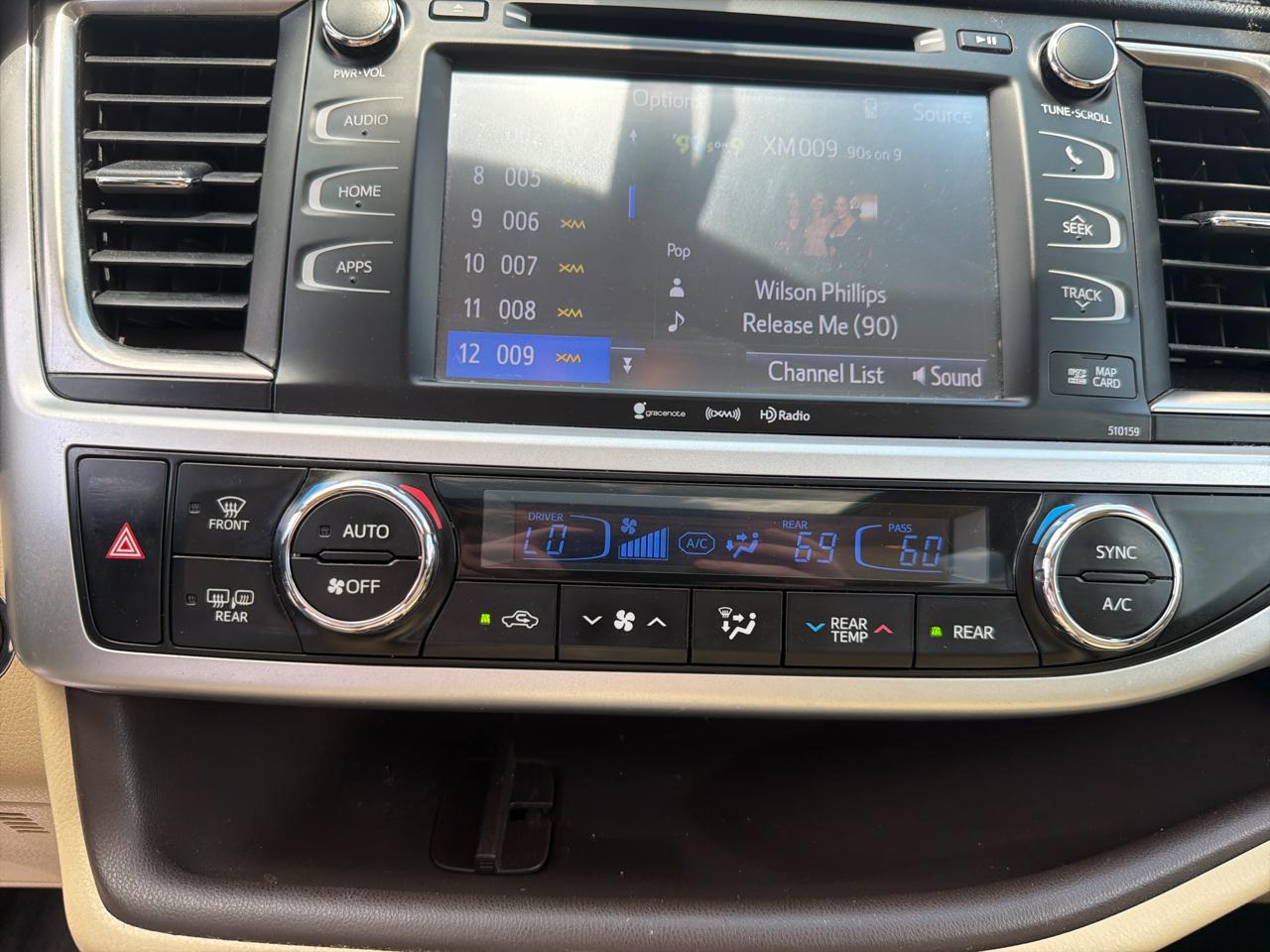Toyota Highlander AWD 4dr V6 XLE (Natl) 2016