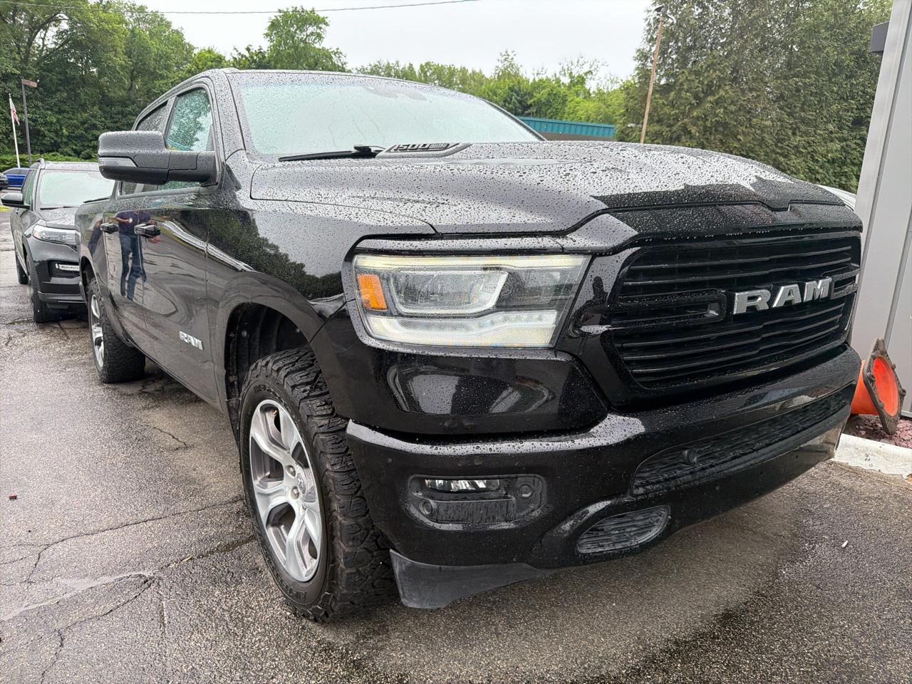 RAM 1500 Laramie 4x4 Crew Cab 5'7" Box 2023