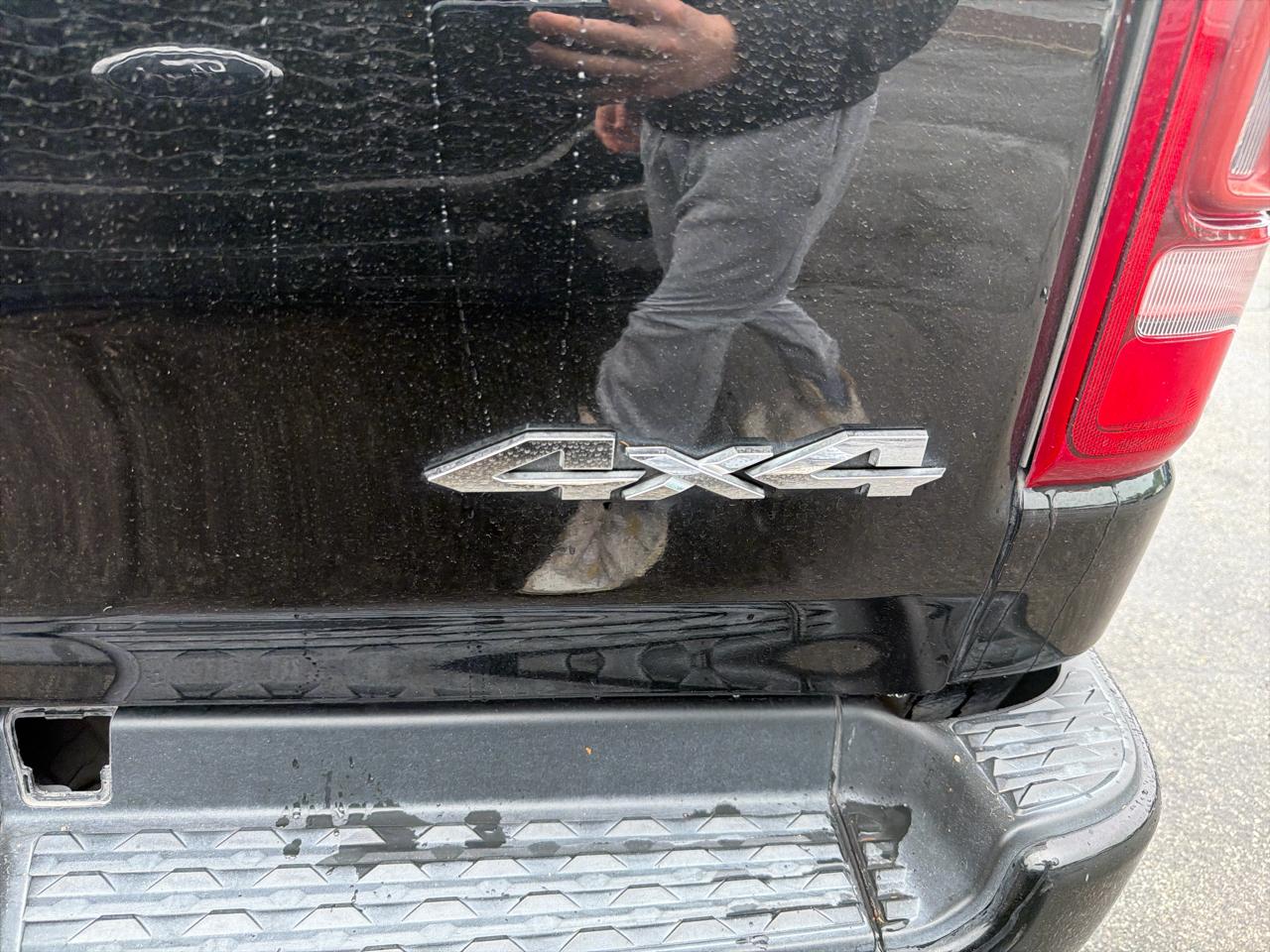 RAM 1500 Laramie 4x4 Crew Cab 5'7" Box 2023