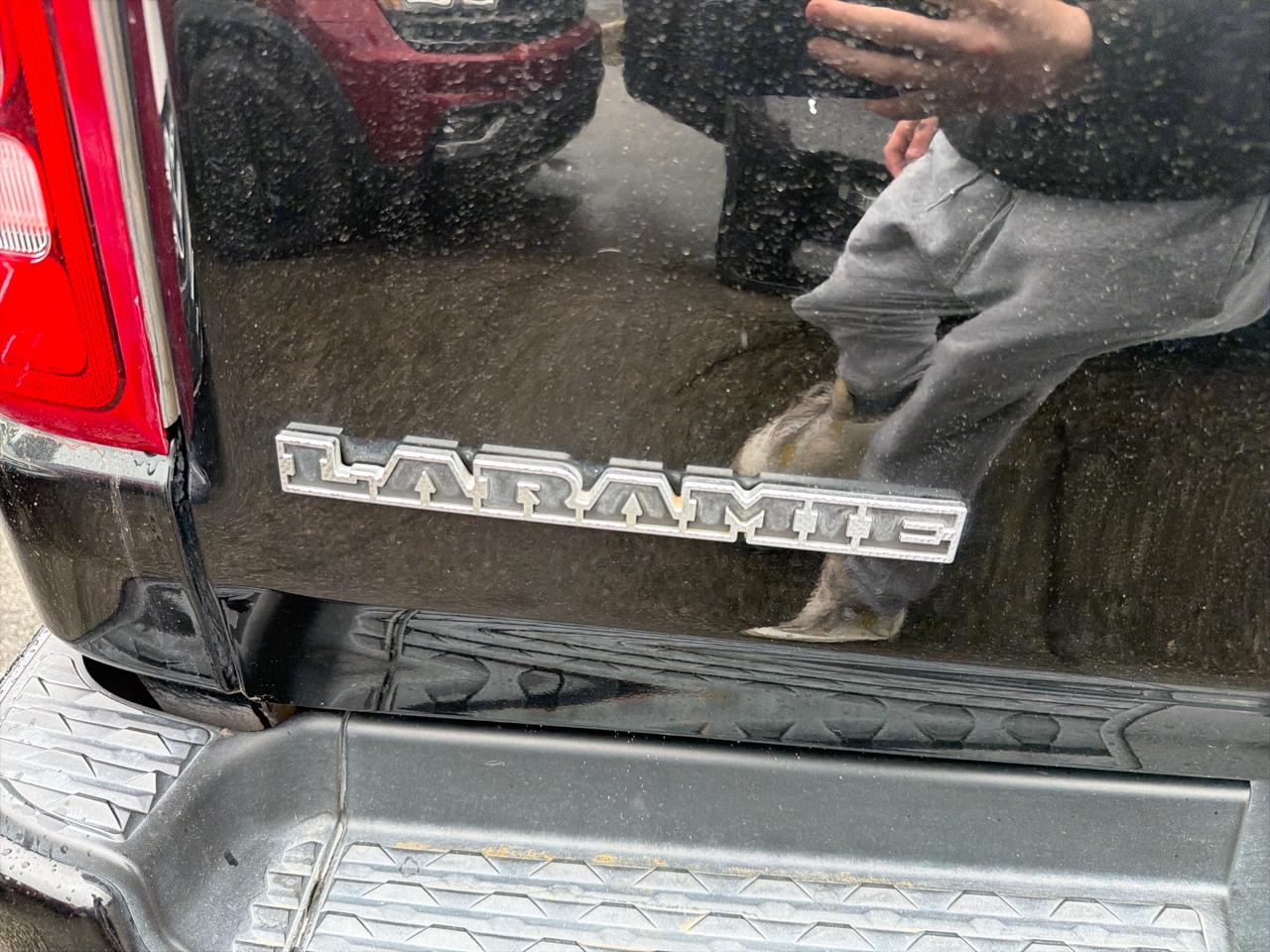 RAM 1500 Laramie 4x4 Crew Cab 5'7" Box 2023