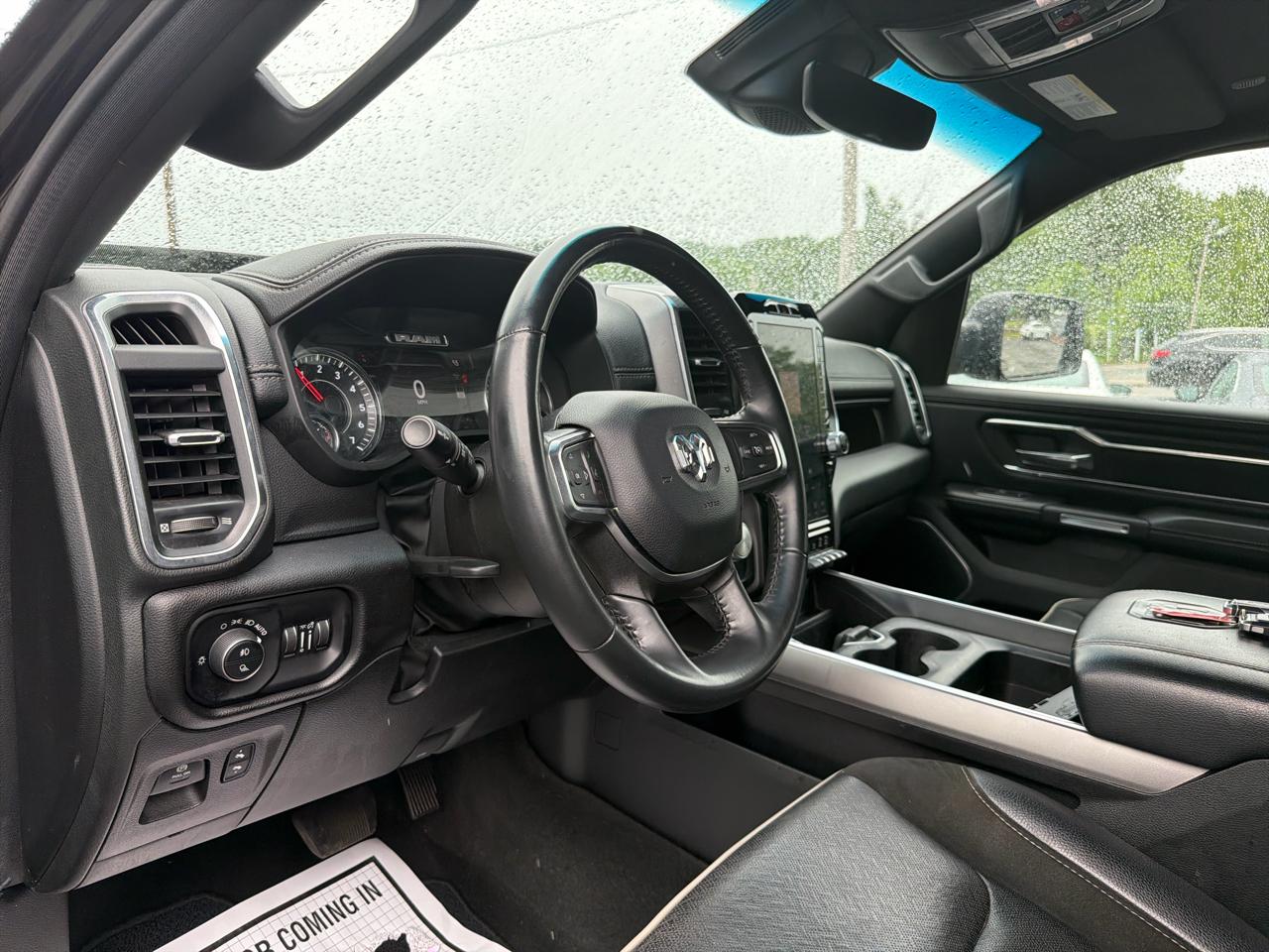 RAM 1500 Laramie 4x4 Crew Cab 5'7" Box 2023