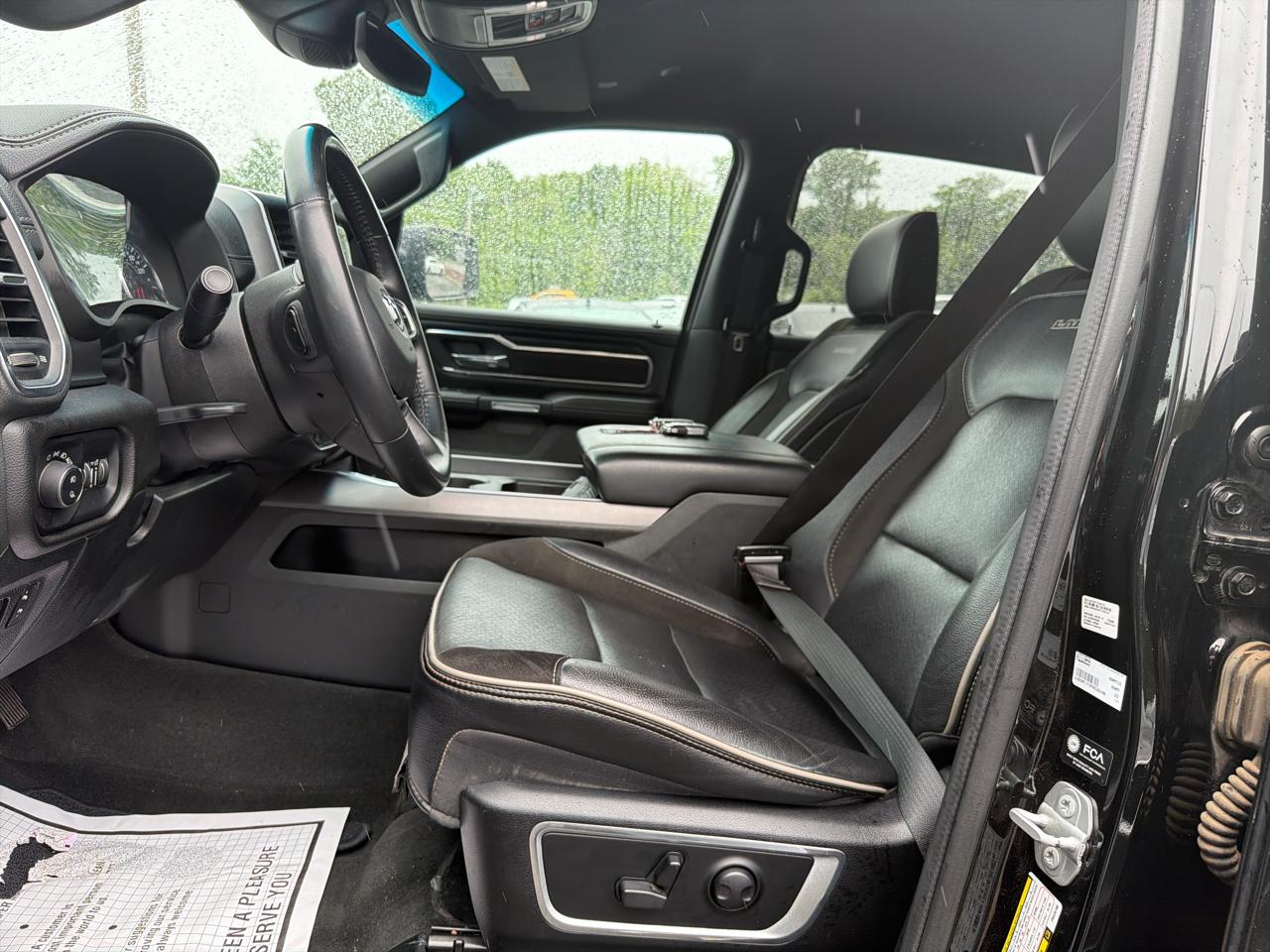 RAM 1500 Laramie 4x4 Crew Cab 5'7" Box 2023