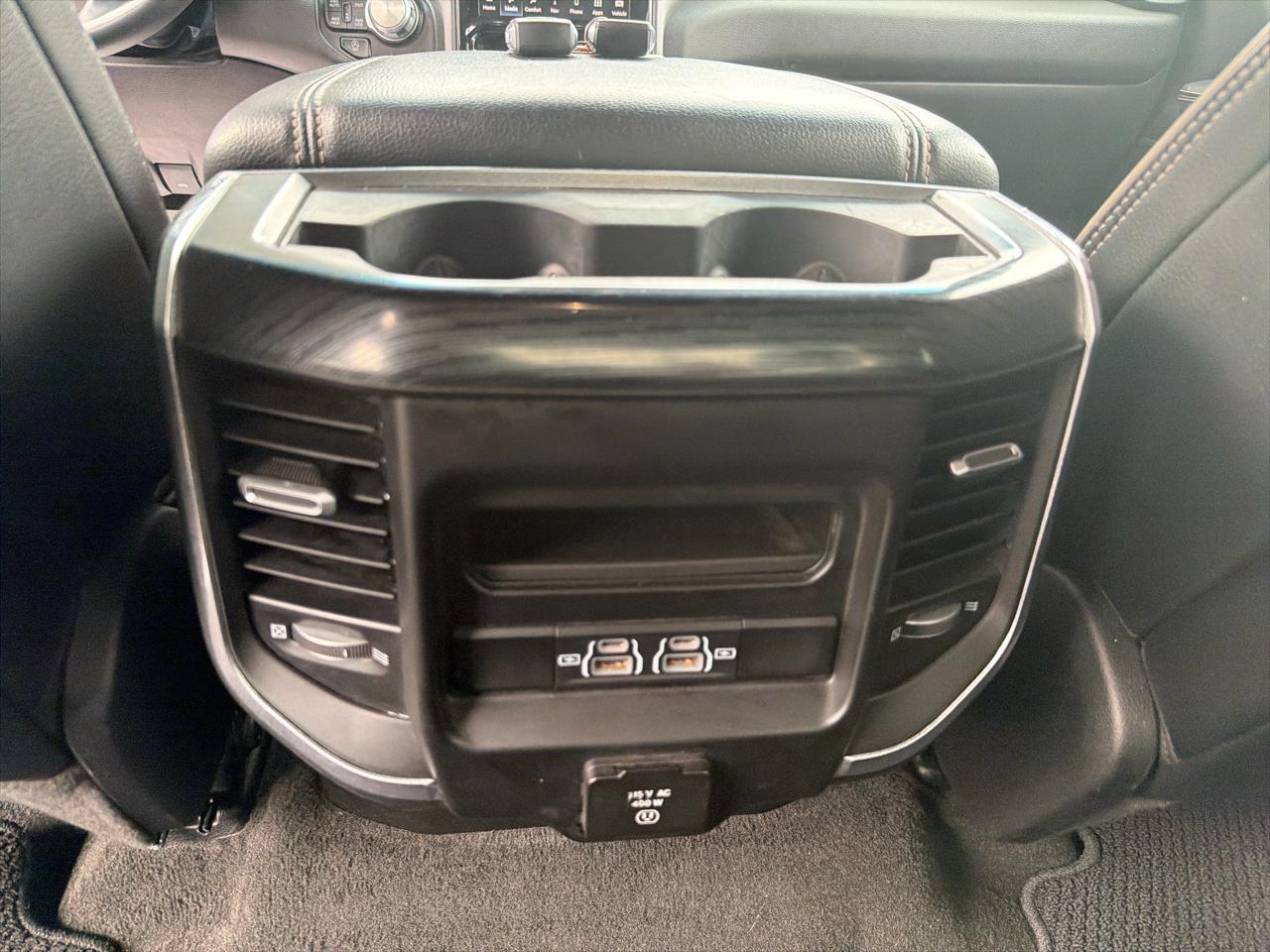RAM 1500 Laramie 4x4 Crew Cab 5'7" Box 2023