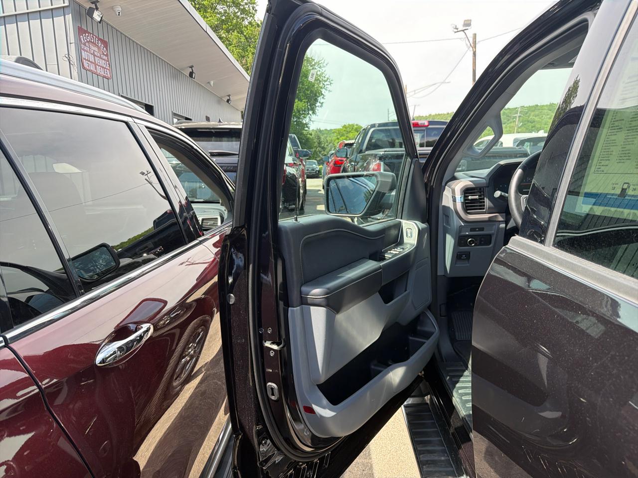 Ford F-150 XLT 4x4 SuperCrew 2025