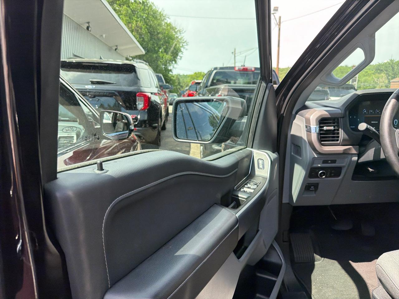 Ford F-150 XLT 4x4 SuperCrew 2025