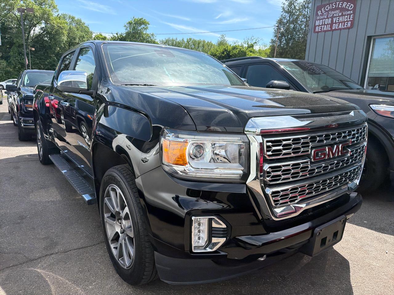 GMC Canyon 4WD Crew Cab Denali 2021