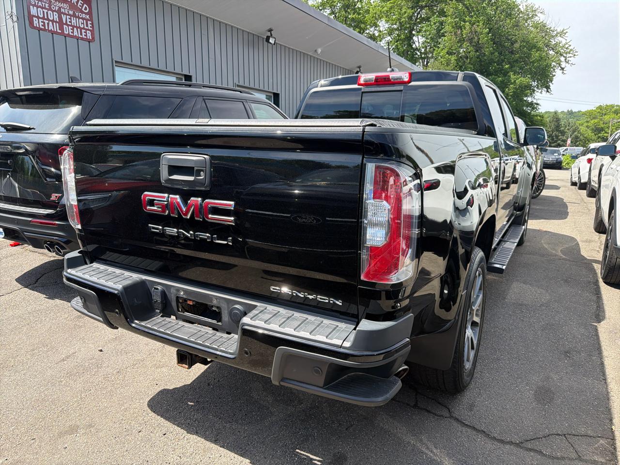GMC Canyon 4WD Crew Cab Denali 2021