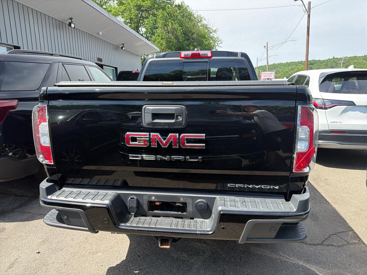 GMC Canyon 4WD Crew Cab Denali 2021