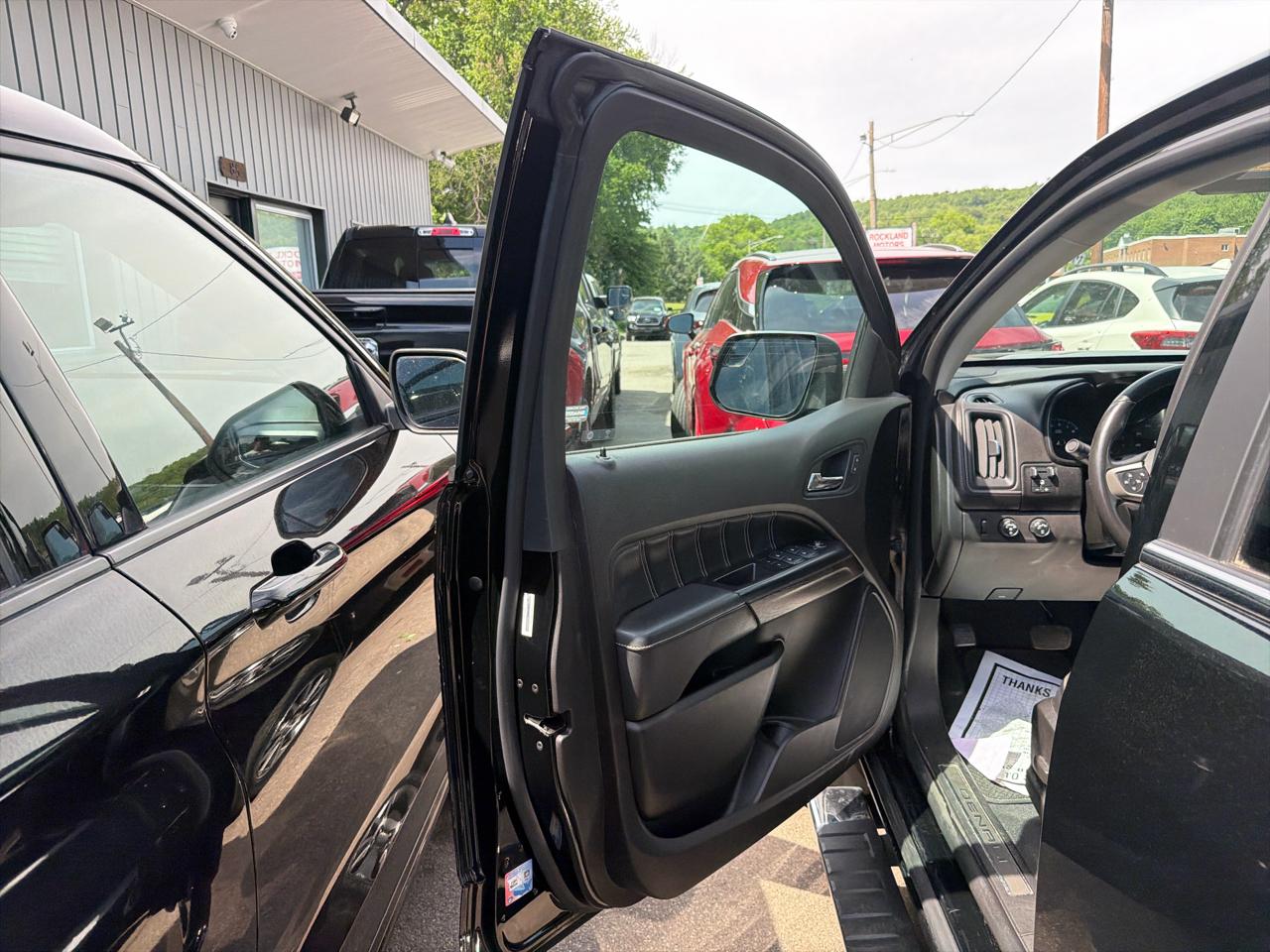 GMC Canyon 4WD Crew Cab Denali 2021