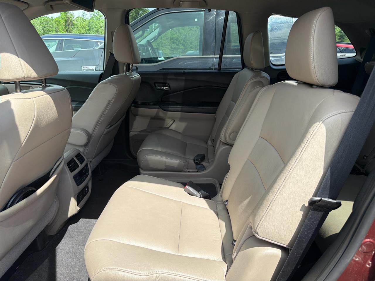 Honda Pilot Touring 7-Passenger AWD 2020