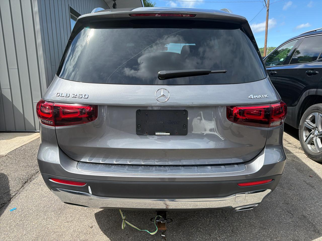 Mercedes-Benz GLB GLB 250 4MATIC SUV 2023