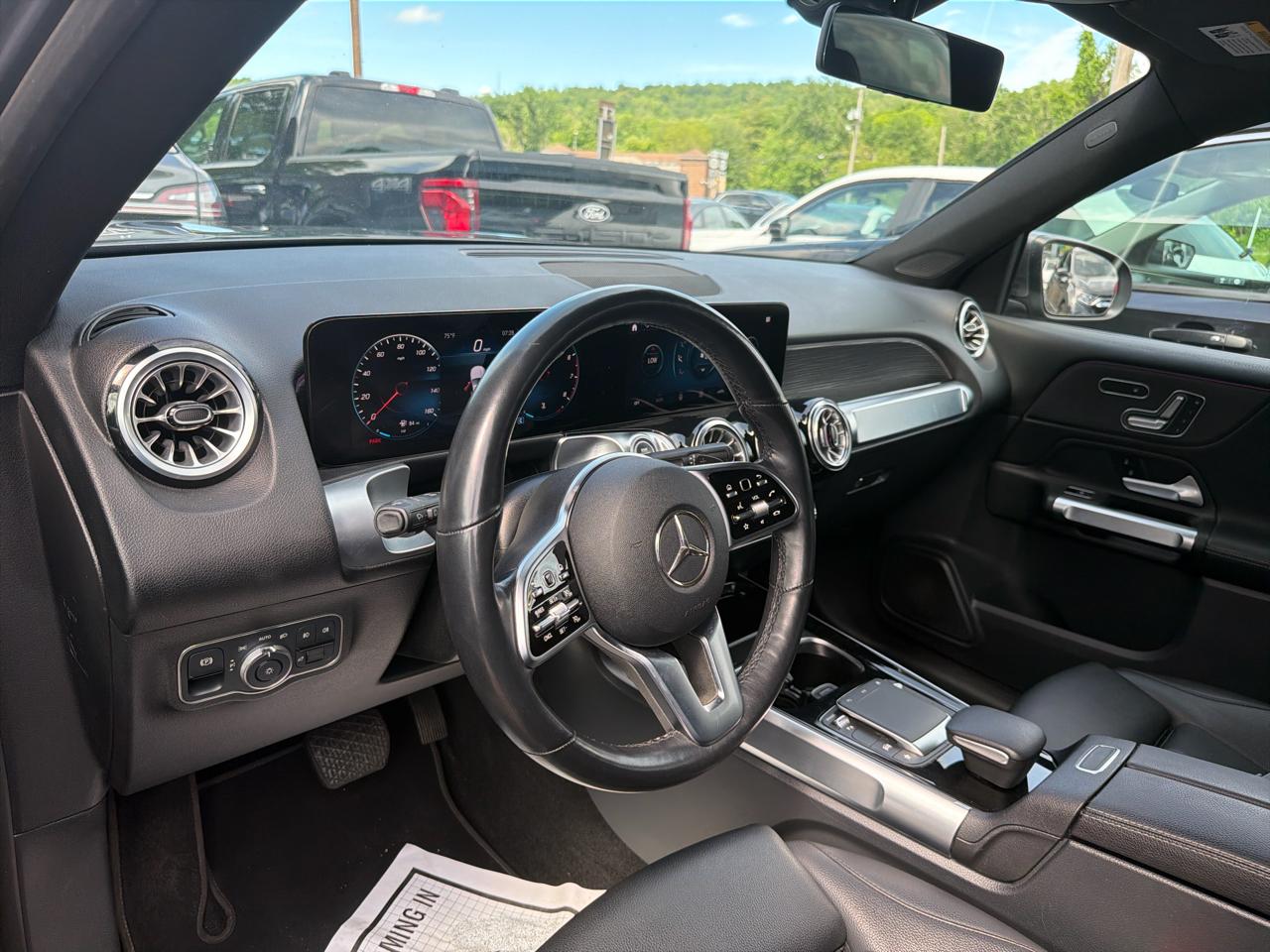 Mercedes-Benz GLB GLB 250 4MATIC SUV 2023