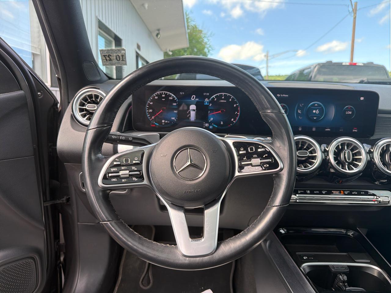 Mercedes-Benz GLB GLB 250 4MATIC SUV 2023