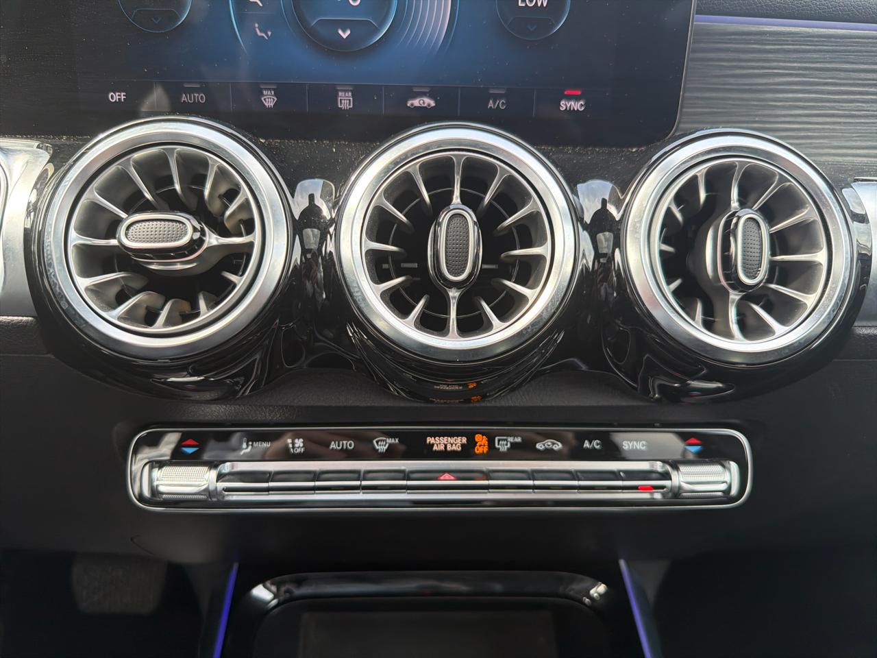 Mercedes-Benz GLB GLB 250 4MATIC SUV 2023