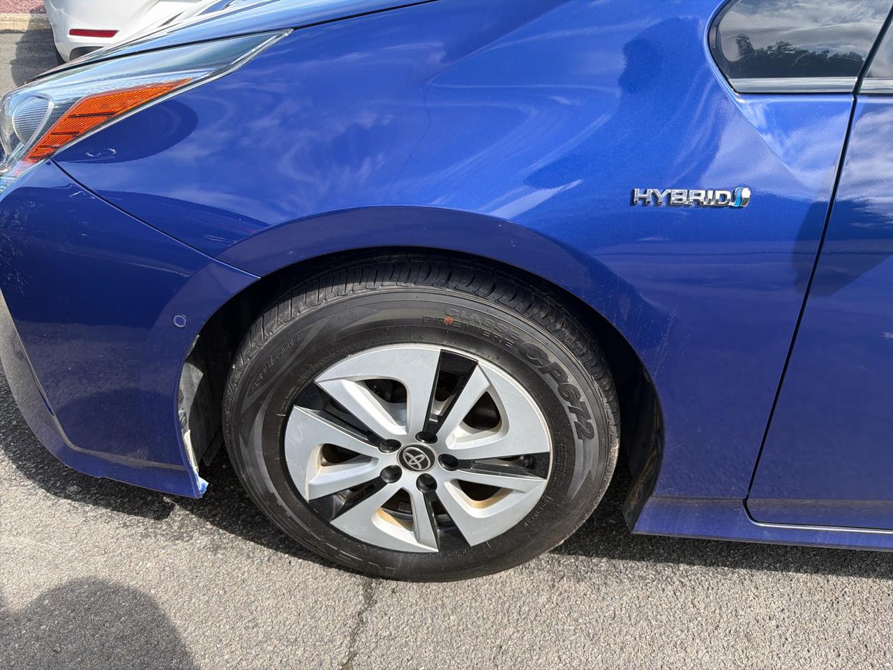 Toyota Prius Three Touring (Natl) 2018