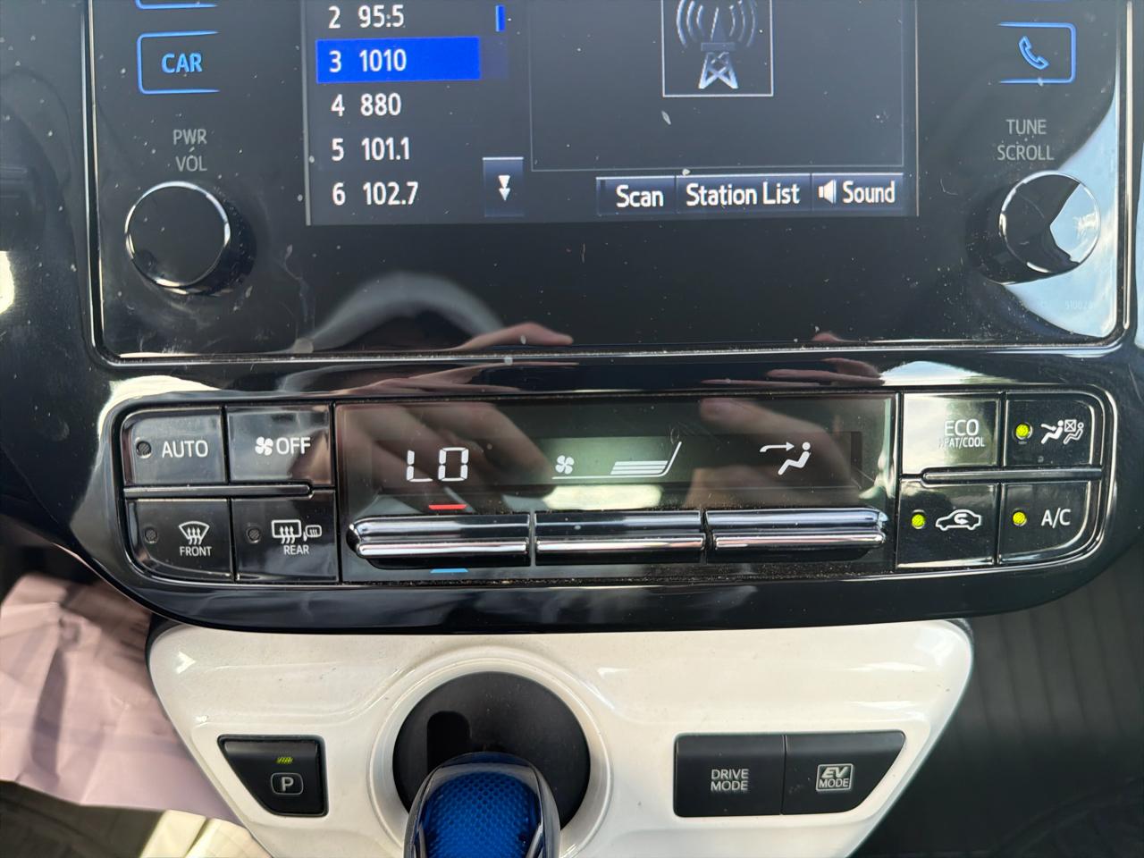 Toyota Prius Three Touring (Natl) 2018