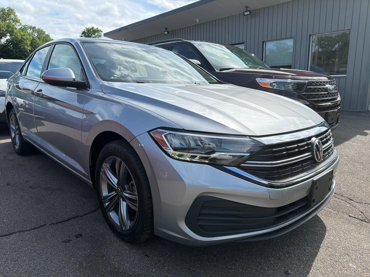 Volkswagen Jetta SE Auto 2023