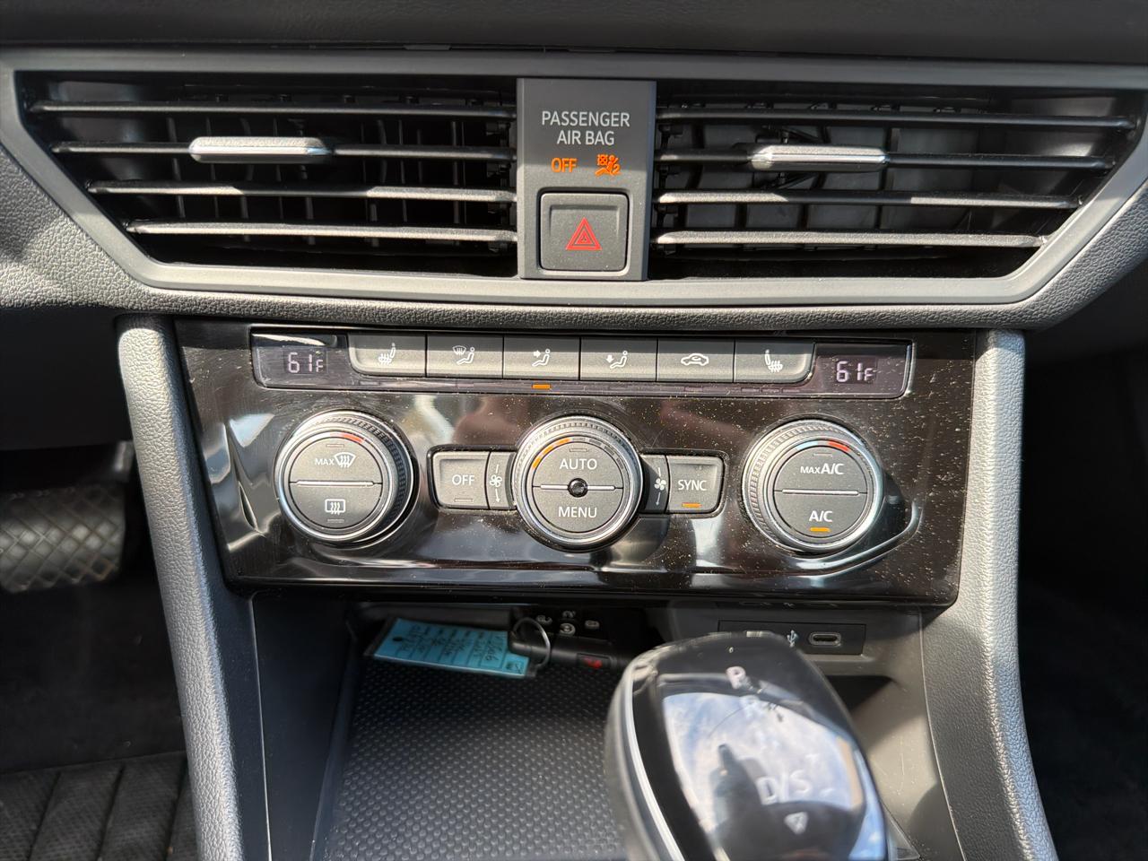 Volkswagen Jetta SE Auto 2023