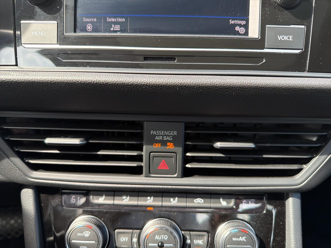 Volkswagen Jetta SE Auto 2023