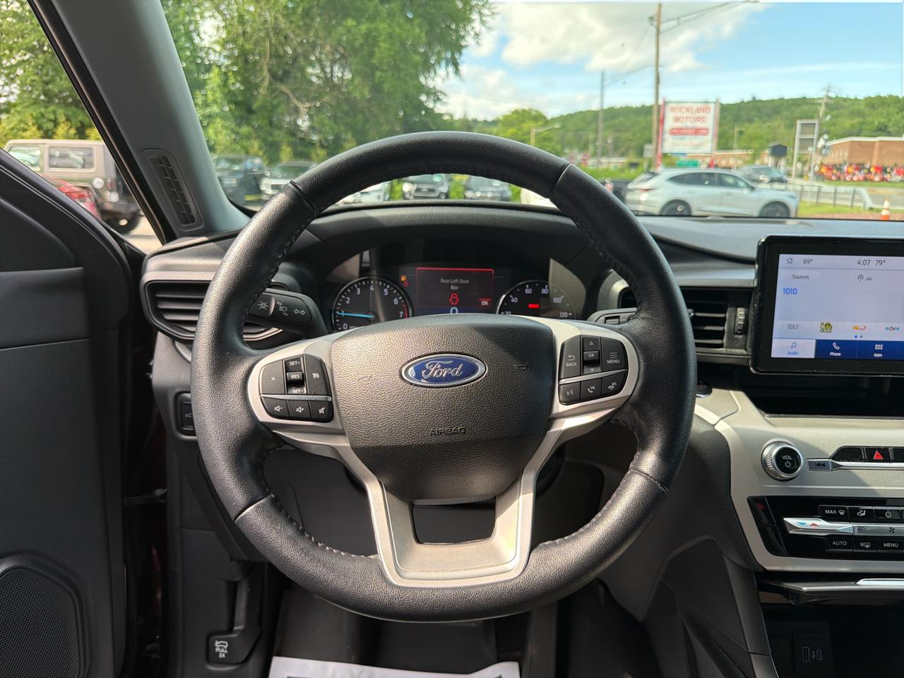 Ford Explorer XLT 2023