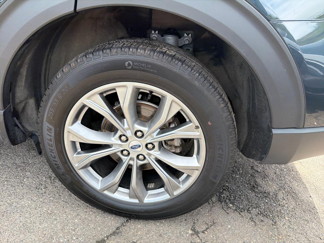 Ford Explorer XLT 2022