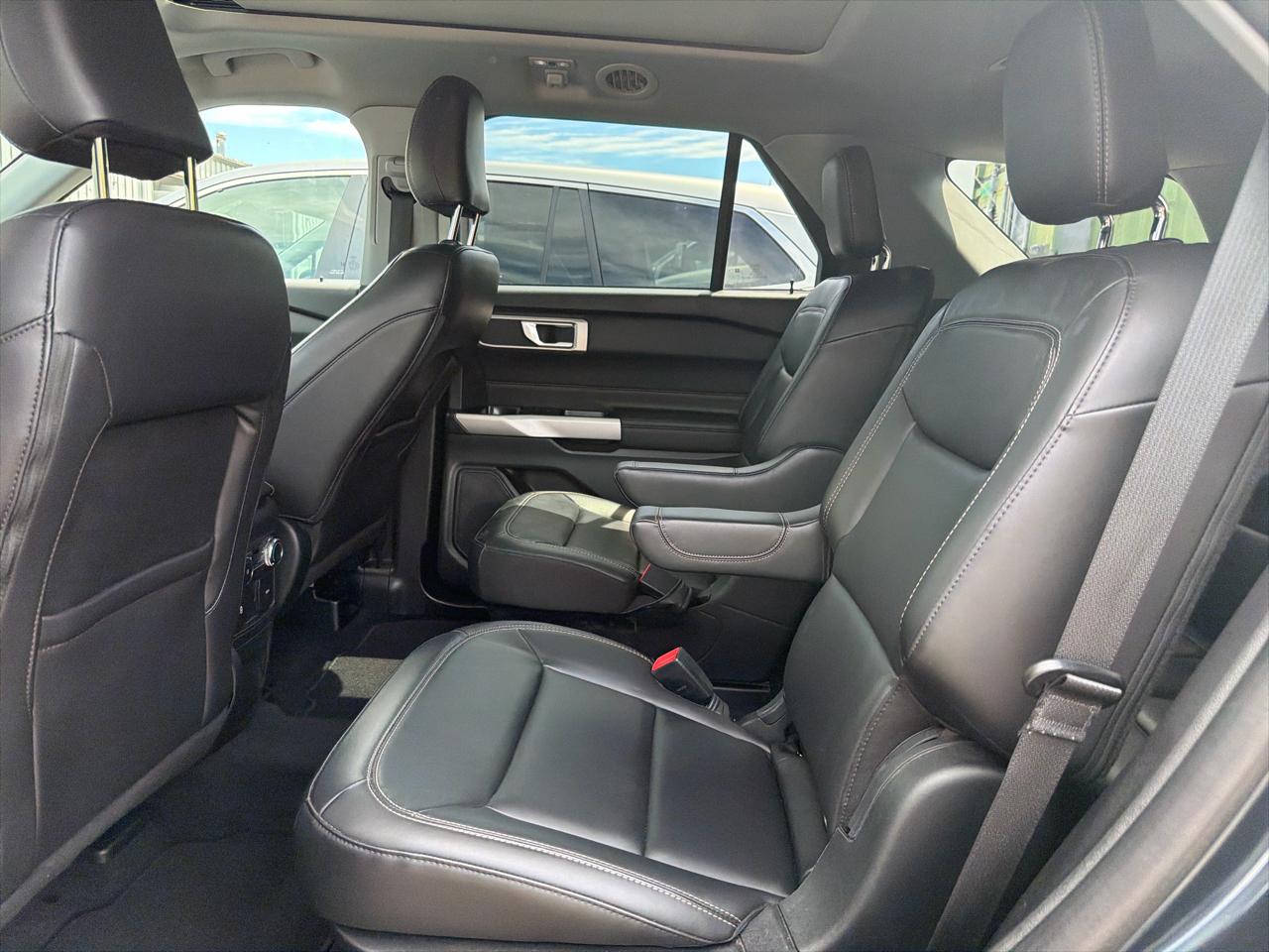 Ford Explorer XLT 2022