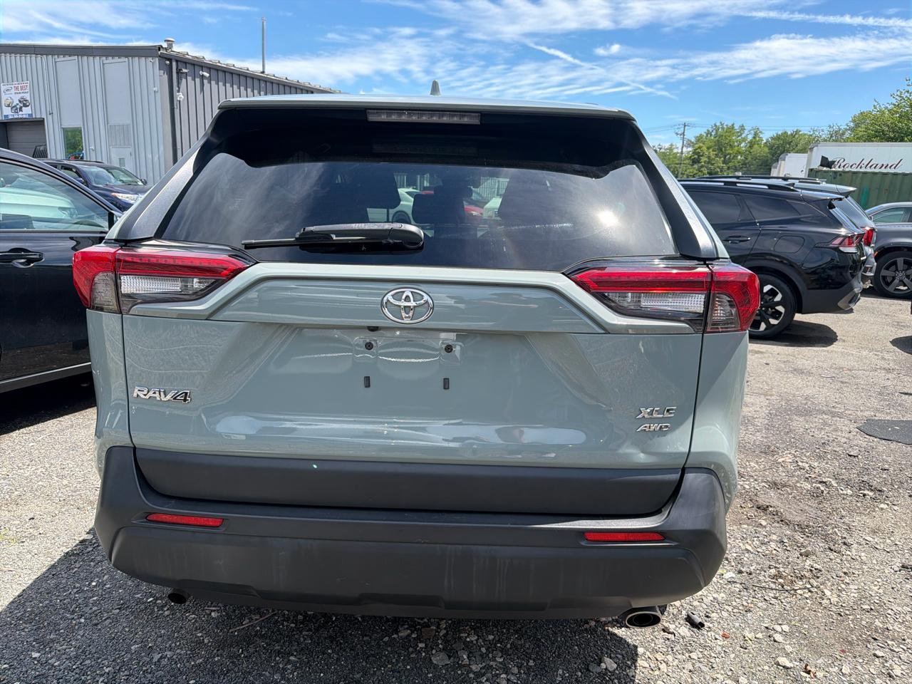 Toyota RAV4 XLE AWD (Natl) 2019