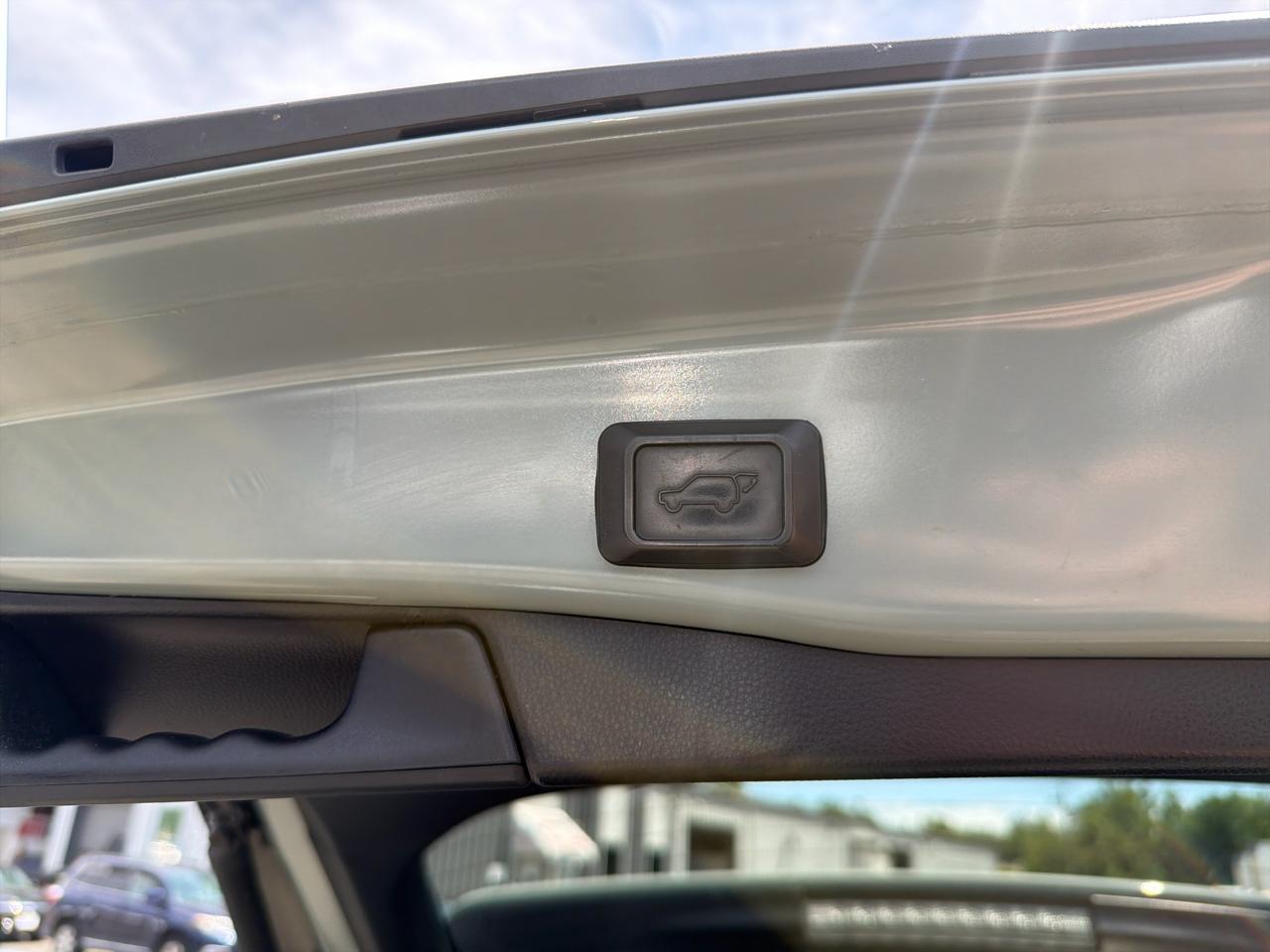 Toyota RAV4 XLE AWD (Natl) 2019