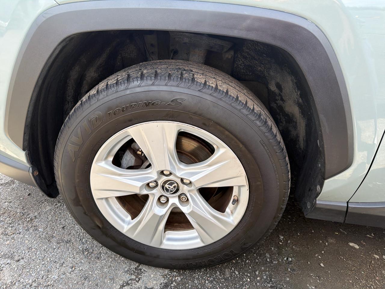 Toyota RAV4 XLE AWD (Natl) 2019