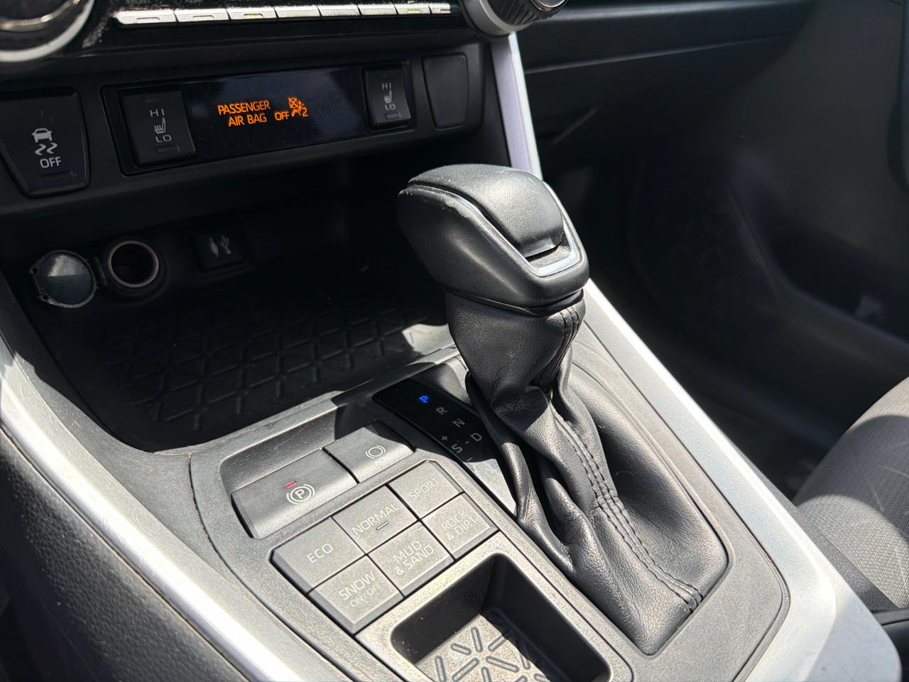 Toyota RAV4 XLE AWD (Natl) 2019