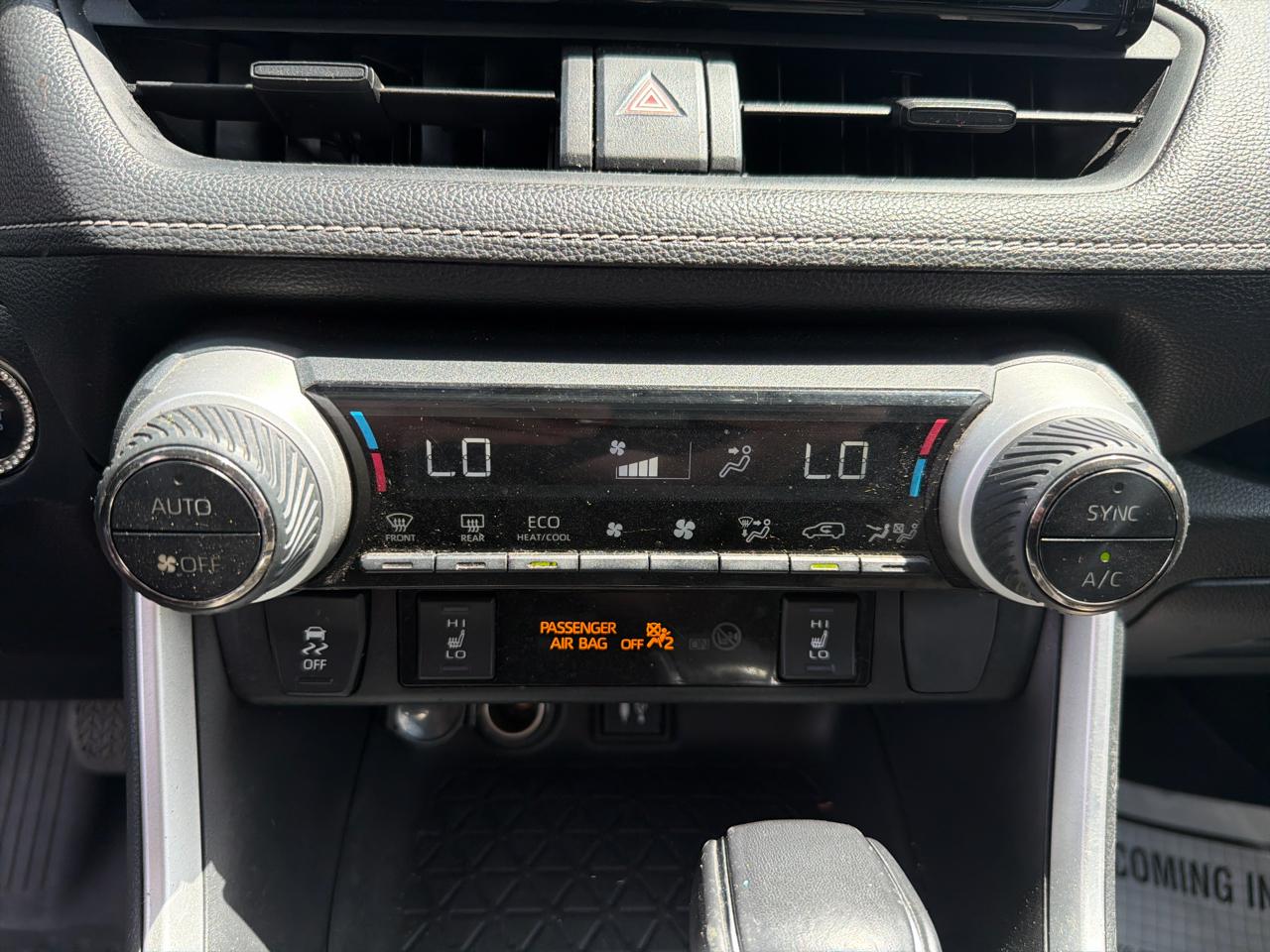 Toyota RAV4 XLE AWD (Natl) 2019