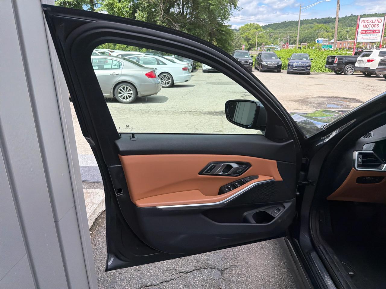 BMW 3 Series 330i xDrive Sedan North America 2022