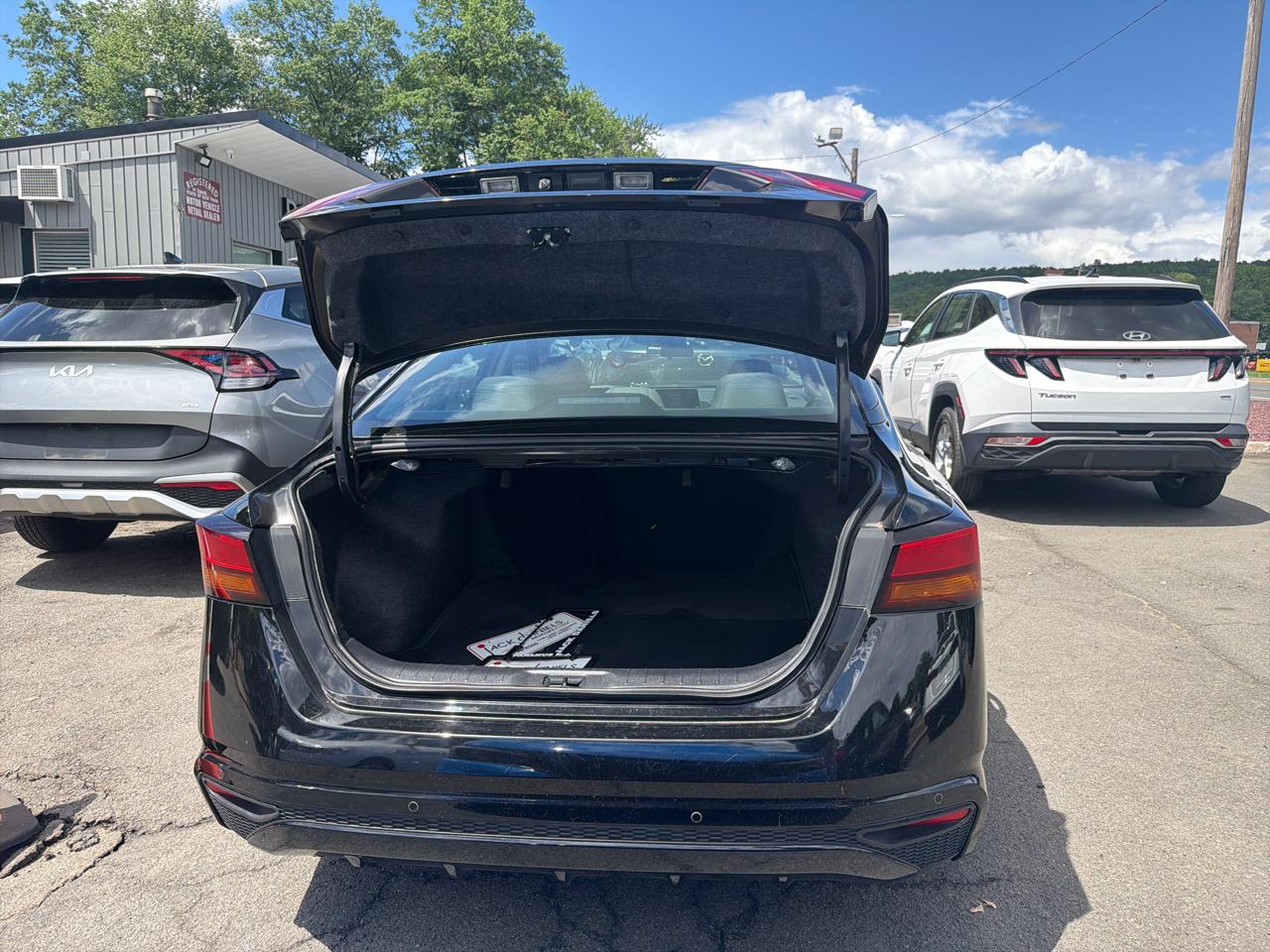 Nissan Altima 2.5 SV Sedan 2024