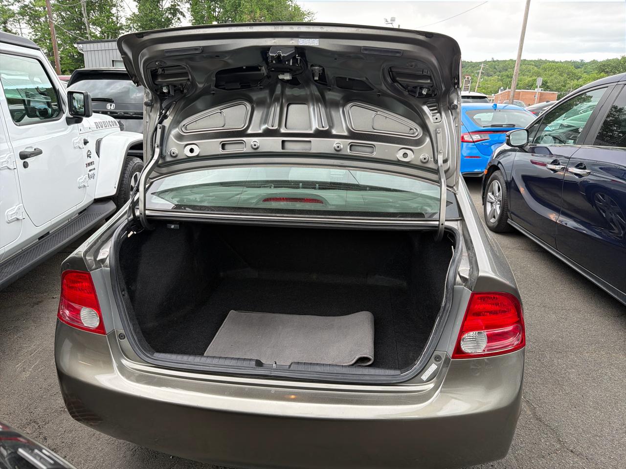 Honda Civic Sdn LX AT 2006