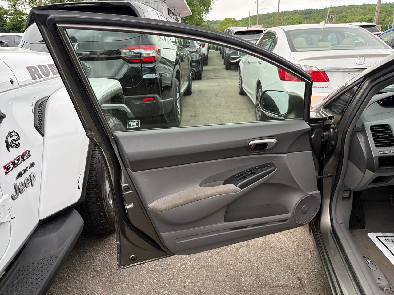 Honda Civic Sdn LX AT 2006