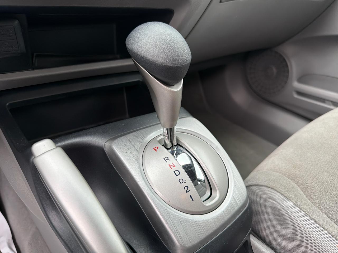 Honda Civic Sdn LX AT 2006