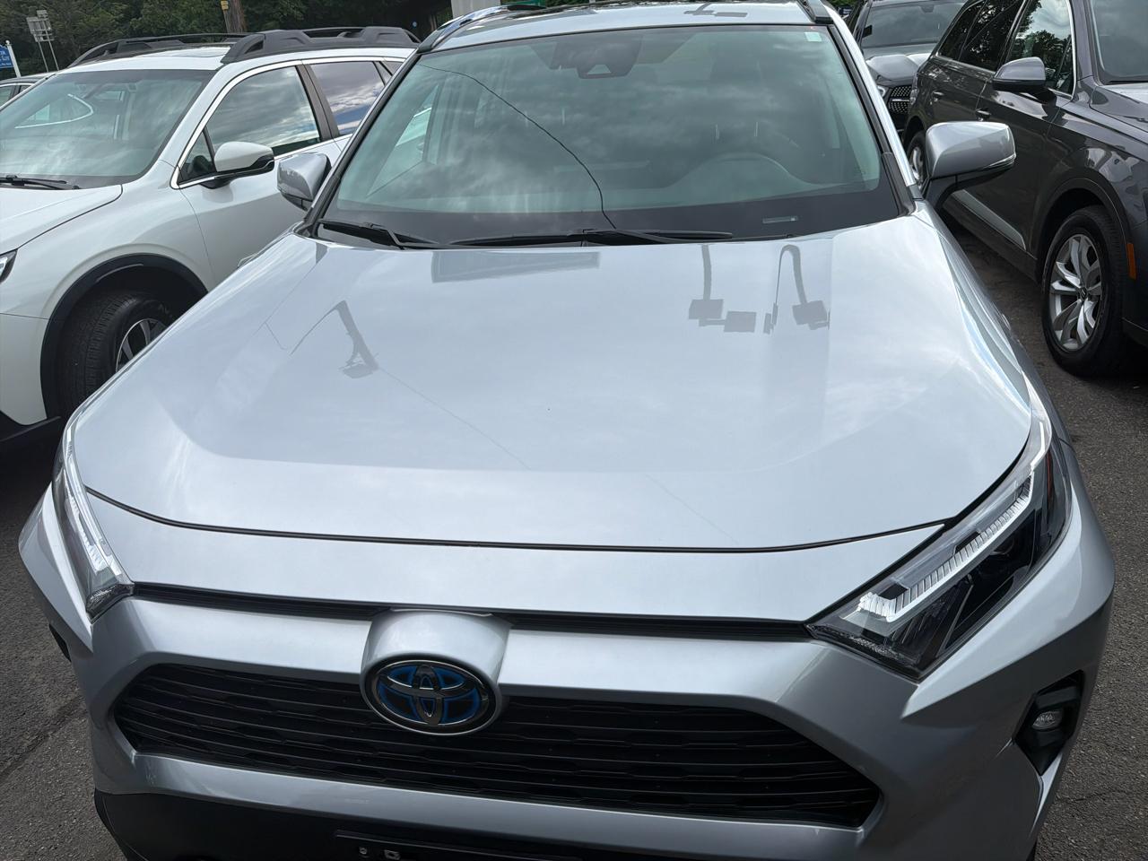 Toyota RAV4 Hybrid XLE Premium AWD (Natl) 2023